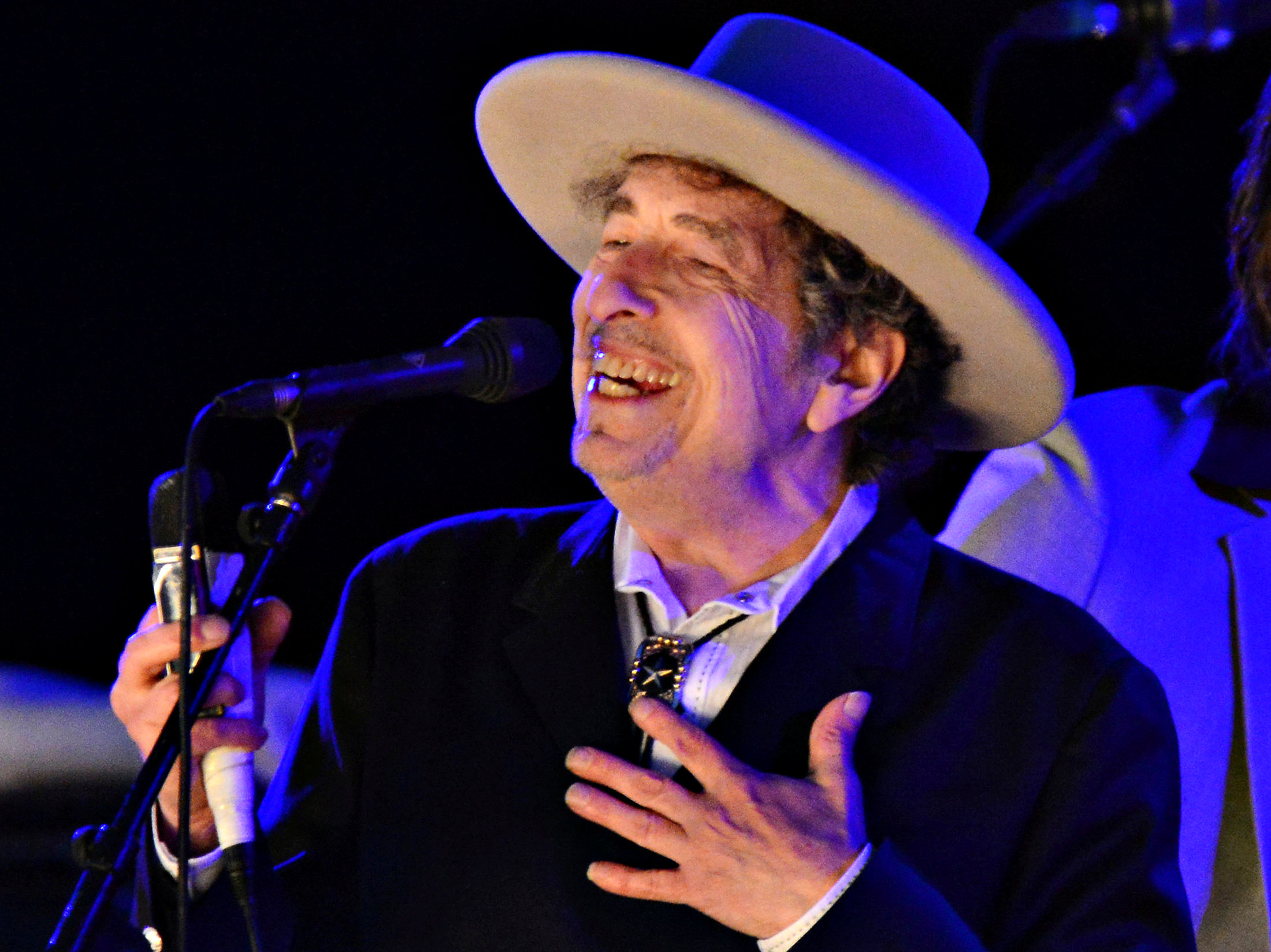 El nuevo Premio Nobel de Literatura, Robert Allen Zimmerman, más conocido como Bob Dylan, nació el 24 de mayo de 1941 en Duluth, ciudad del norte del estado de Minnesota, en EE.UU.