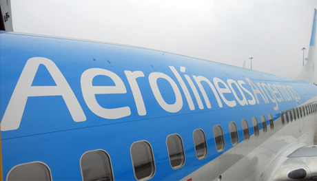 Según el Gobierno de Macri, con la eliminación de las tarifas máximas para vuelos nacionales se va a “viabilizar la continuidad de las empresas prestatarias”.