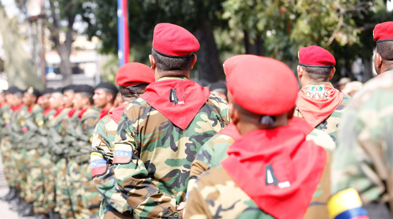 Los integrantes de la Fuerza Armada Nacional Bolivariana (FANB) también rindieron honores al líder suramericano