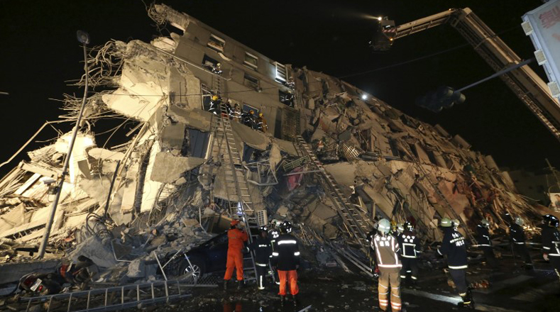Terremoto en Taiwán: edificios colapsados, muertos, fugas de gas y automóviles atrapados
