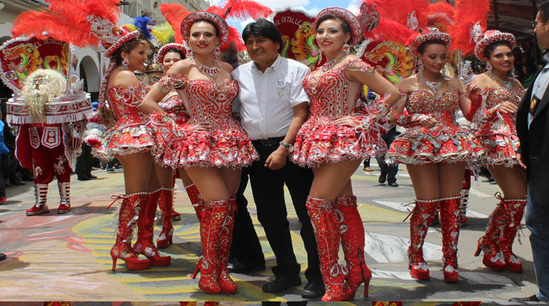 Morales señala que todos los bolivianos se sienten orgullosos por esa expresión de música y folklore.