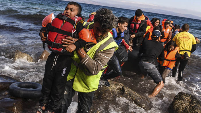 Las agencias de seguridad de la Unión Europea desconocen la labor de los voluntarios en la isla de Lesbos.