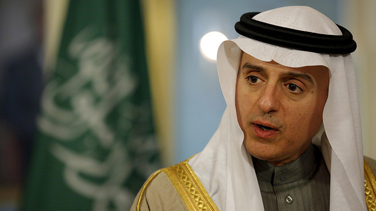 El canciller saudí insiste en la salida por la fuerza del mandatario sirio.