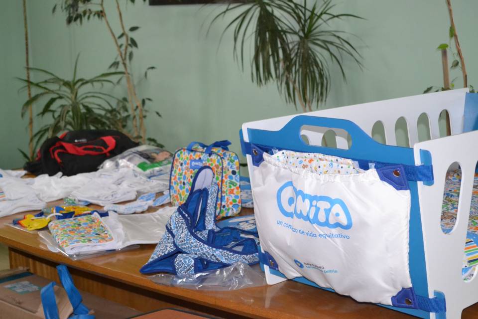 El plan Quinita ofrecía cunas y bolsas de dormir para niños recién nacidos.