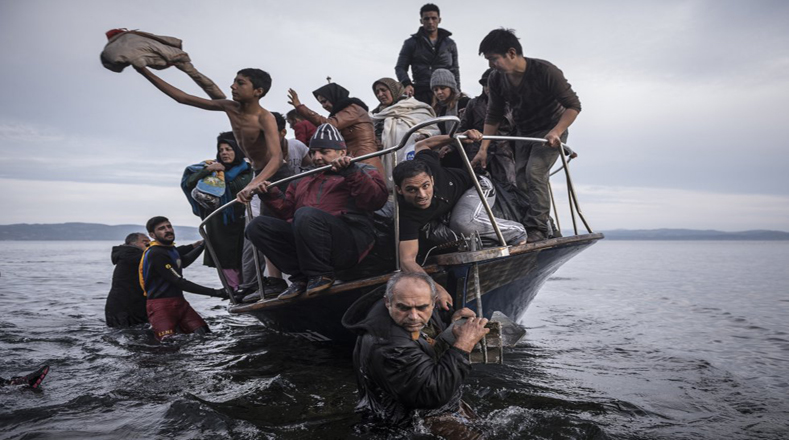 La autoría de la fotografía es de Sergey Ponomarev, la cual contempla la serie de imágenes sobre los migrantes que también recibió el galardón dentro de las primeras categorías.
