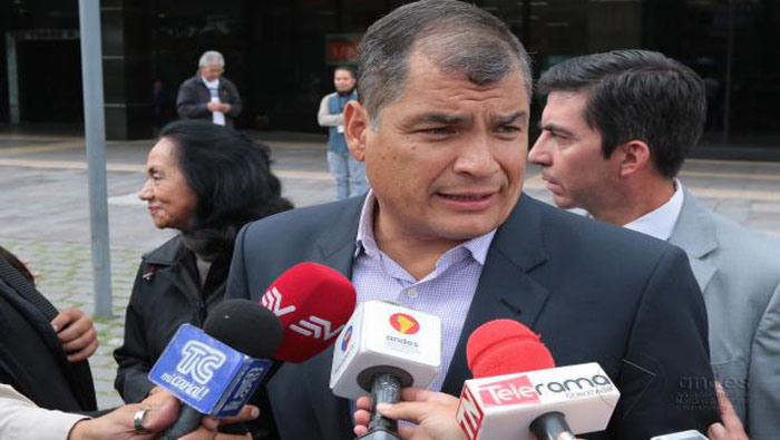Rafael Correa se reunió a inicios de semana con su gabinete para analizar la situación económica del país.