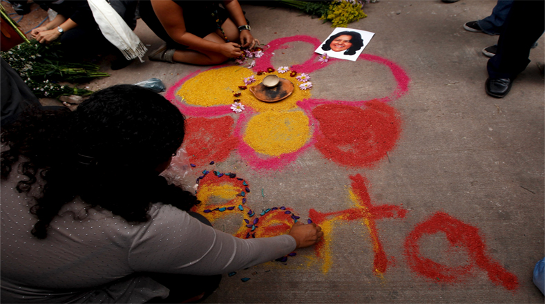 Hondureños piden justicia por asesinato de líder indígena Berta Cáceres