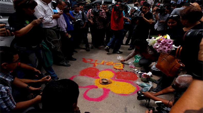 Con diversas actividades los hondureños lamentan el cruel asesinato de Berta Cáceres. 