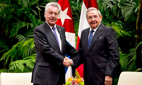 Presidente de Cuba, Raúl Castro junto a el  Presidente Federal de la República de Austria, Heinz Fischer.