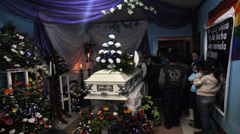 Miles de personas dan conmovedora despedida a Berta Cáceres