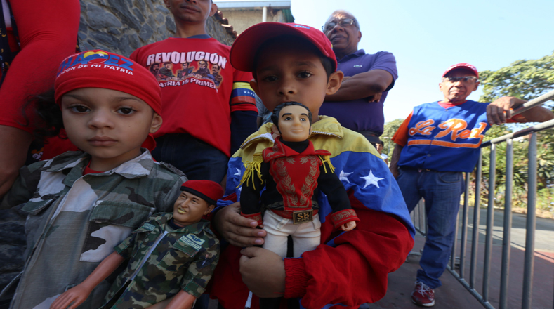 Emotivo homenaje a Hugo Chávez desde el Cuartel de la Montaña en Caracas