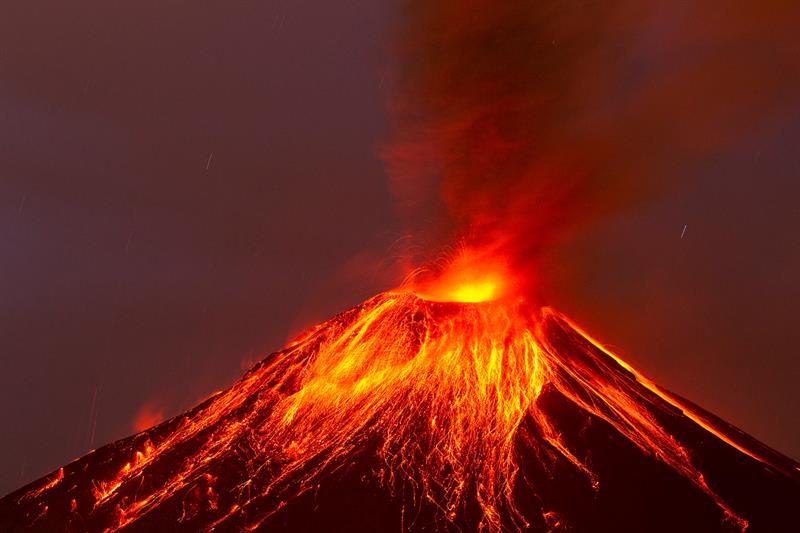 El nombre de Tungurahua significa Garganta de Fuego y es considerado uno de los más activos en Ecuador.