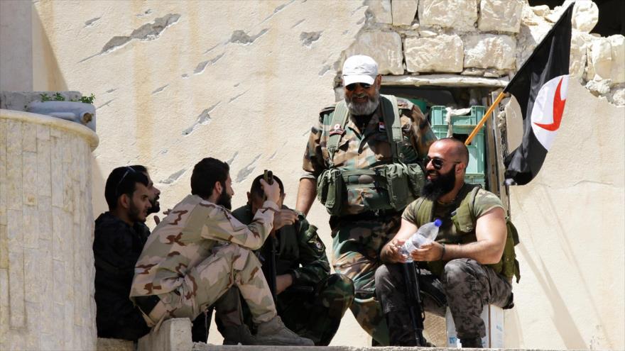 Para el operativo, las fuerzas populares del Comité de Defensa siria hicieron un emboscada al grupo de terroristas
