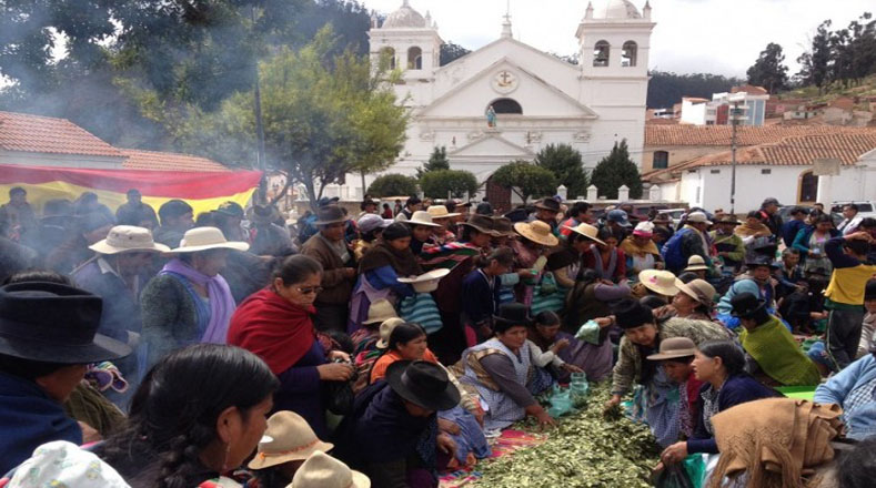 En la plaza de La Recoleta, en la capital Sucre, también se realizaron actos con motivo de esta celebración que forma parte del patrimonio cultural y de la identidad del pueblo boliviano.