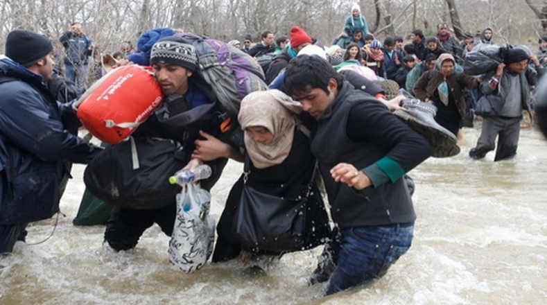 Crisis de refugiados se agudiza en la frontera entre Macedonia y Grecia