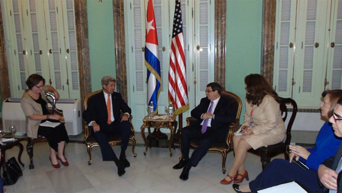 El canciller Bruno Rodríguez recibió este lunes al secretario de Estado estadounidense John Kerry.