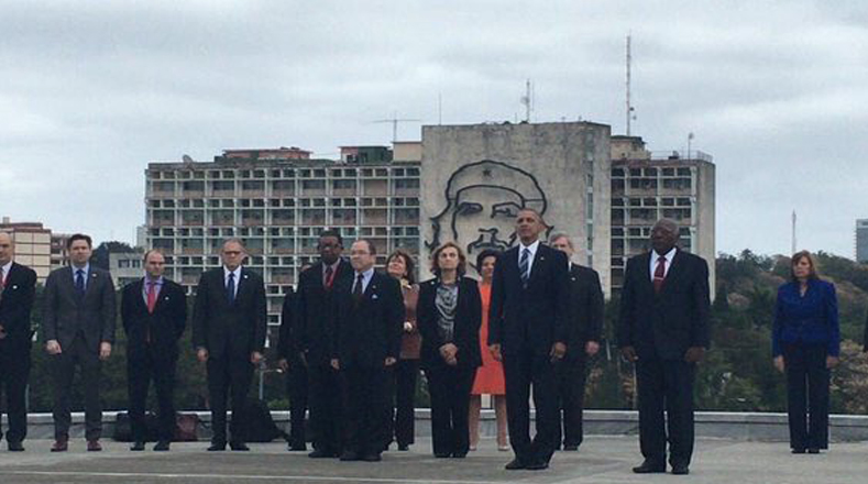 Barack Obama llega a la Plaza de la Revolución sitio emblemático de la capital cubana