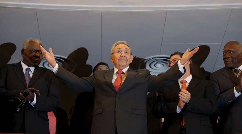 Presidente Castro es ovacionado en el Gran Teatro de La Habana.