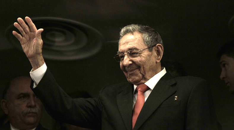 Presidente Castro escuchó con atención el mensaje de su homólogo a todos los cubanos. 