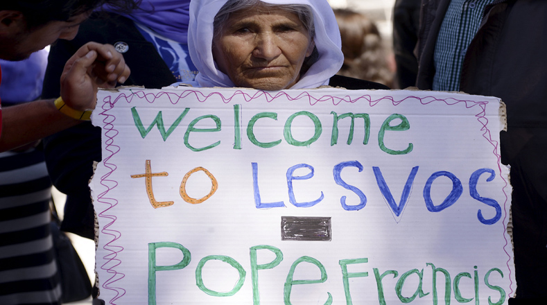 Los refugiados dieron una cálida acogida al sumo pontífice.