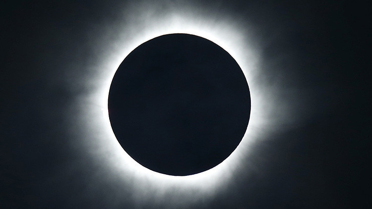 Este eclipse causa tanta conmoción porque es el primero, desde 1979, en cruzar por los 48 estados de EE.UU., parte de Alaska y Hawái.