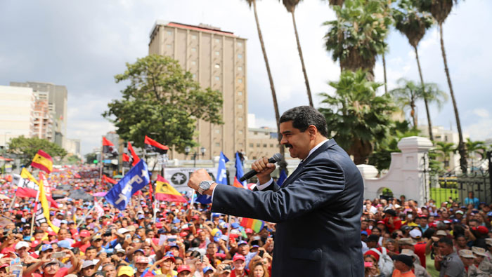 Nicolás Maduro convocó al Consejo Nacional de Defensa para discutir el golpismo de la derecha.