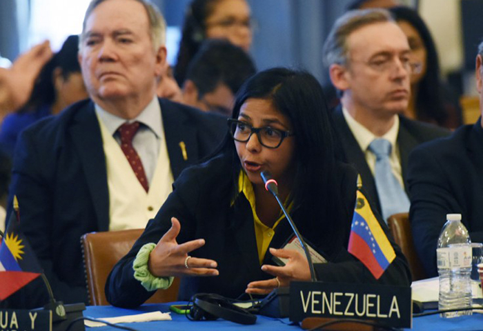 La canciller considera que EE.UU. viola el derecho internacional al no aprobar visas a diplomáticos venezolanos.