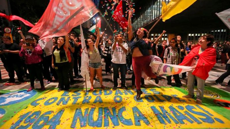 El pueblo brasileño mantiene su apoyo a la presidenta Dilma Rousseff.