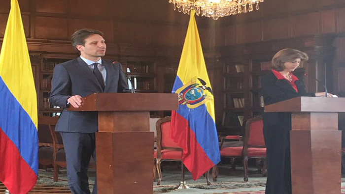 El canciller ecuatoriano reafirmó el compromiso de su país con la paz en Colombia.