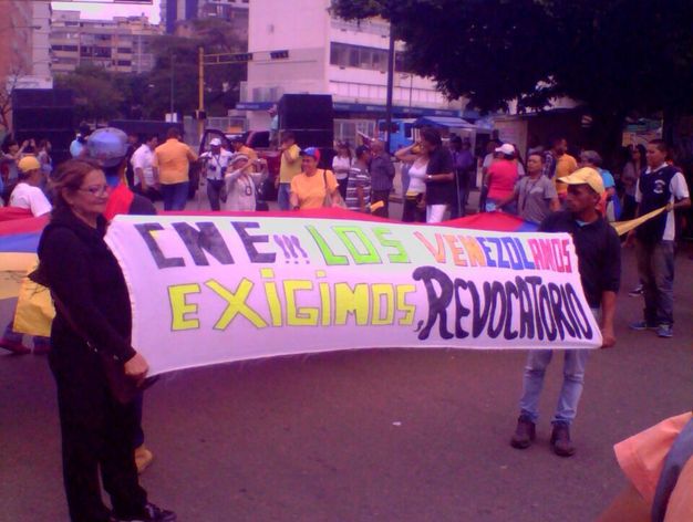 “Si trancan la vía democrática no sabemos qué puede pasar. Venezuela es una bomba”.