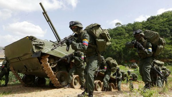El presidente Nicolás Maduro solicitó la participación de la milicia bolivariana en el ejercicio de Defensa Integral 2016 para fortalecer la defensa de la soberanía de Venezuela.