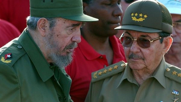 Su compromiso ideológico marxista es anterior al de su hermano Fidel, incluso no pudo concluir la diplomatura en ciencias sociales que inició, debido a sus actividades políticas.
