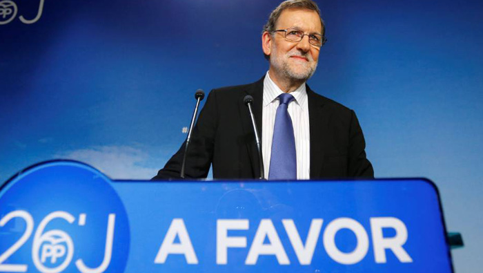 Mariano Rajoy al momento de acreditarse como diputado en el Congreso para la XII Legislatura.