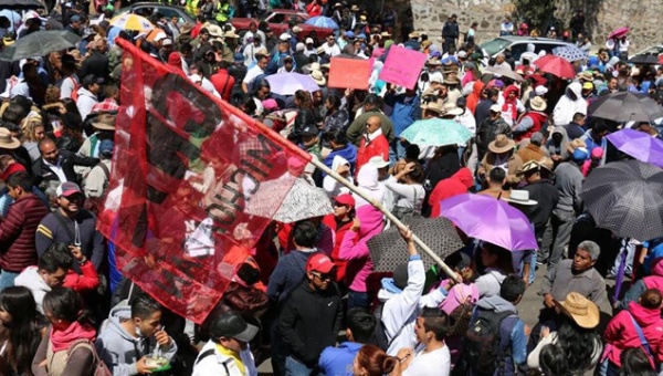 Maestros mexicanos se movilizan en protestas.