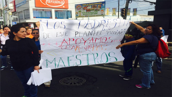 Los mexicanos manifestaron su apoyo a los maestros, quienes exigen que se acabe la represión.