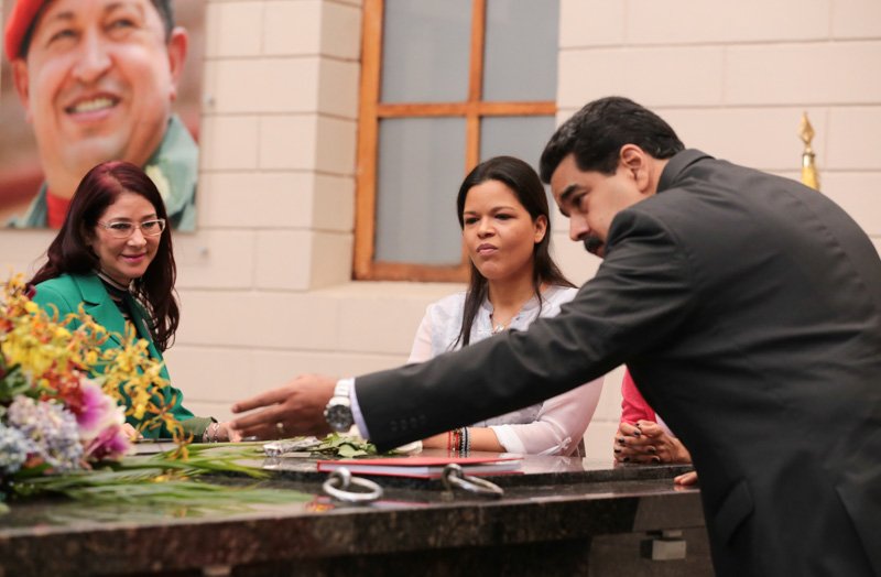 El presidente venezolano Nicolás Maduro se incorporó a las actividades en el Cuartel 4F junto a su esposa, la primera combatiente, Cilia Flores, y una de las hijas del comandante, María Gabriela Chávez. 