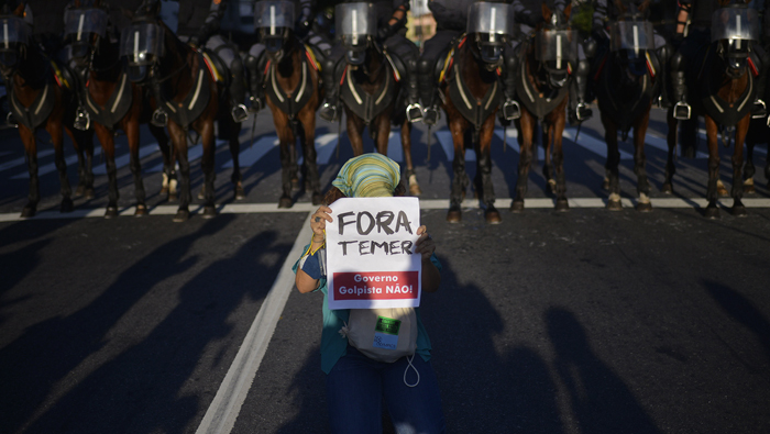 Protestas en contra de Michel Temer inundan los alrededores del Maracaná.