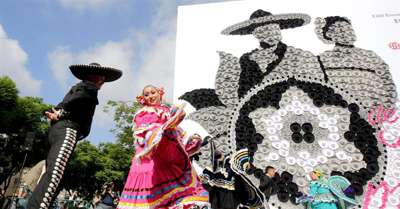 México superó la anterior marca, impuesta apenas el mes pasado en Calgary, Canadá, con 2.036 sombreros de vaquero, informaron los organizadores.