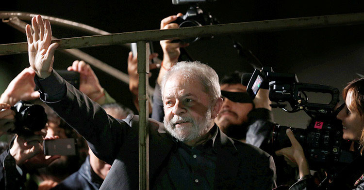 Copias de la acusación formal contra Lula fueron publicadas por medios locales ante la fase final del juicio político la presidenta Dilma Rousseff