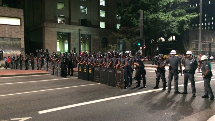 La avenida Paulista en Sao Paulo se encontraba bloqueada por fuerzas policiales que impidieron el tránsito de los manifestantes.