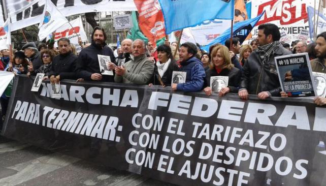 Los trabajadores argentinos reclaman el cese de las medidas aplicadas por el gobierno de Macri.