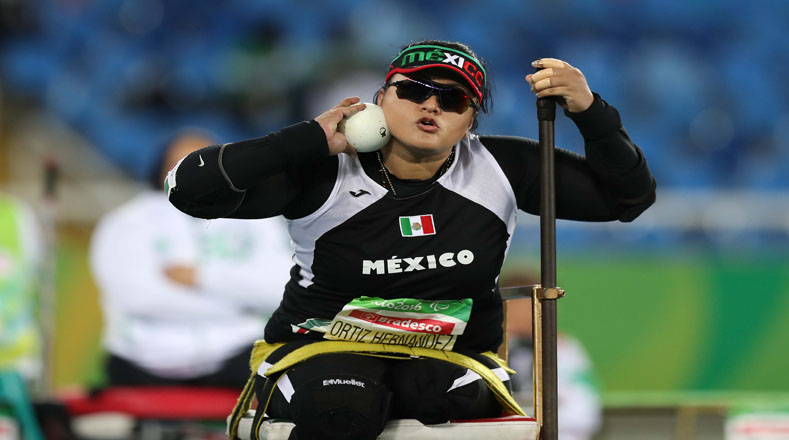 La mexicana Ortiz Hernández compite en la final de la prueba de lanzamiento de bala