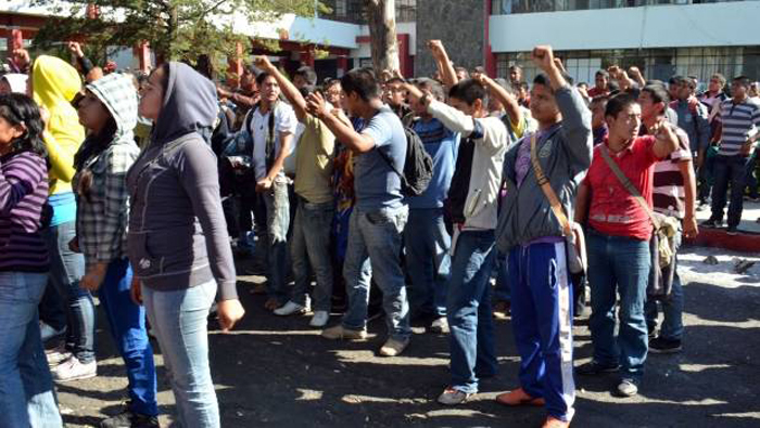 Los normalistas fueron detenidos el martes por la Secretaría de Seguridad Pública (SSP) de Michoacán por protestar contra el gobierno local.