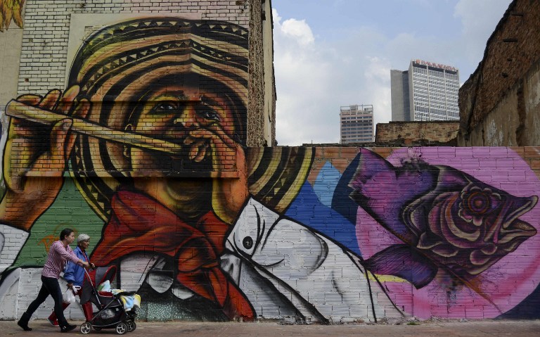 Artistas Urbanos de Bogotá hablan de la paz de manera explícita.