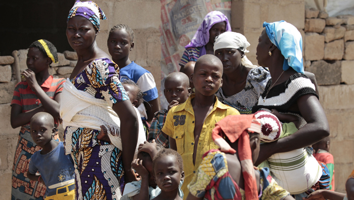 A bordo de tres embarcaciones Boko Haram atacó a una localidad de Chad.