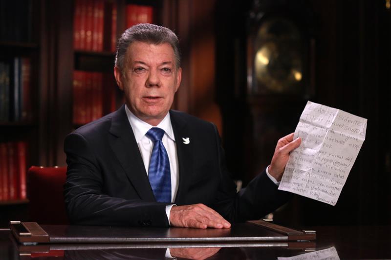 Santos exhortó a no presentar propuestas imposibles que entorpezcan el acuerdo de paz con las FARC-EP.