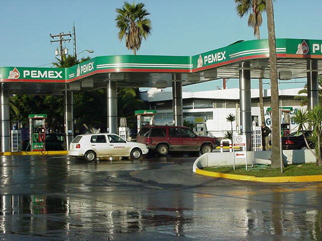 Los nombres de las gasolineras se pueden encontrar en el Directorio de Estaciones de Servicios y Estaciones de Autoconsumo de Petróleos Mexicanos.