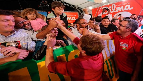 Rousseff se reunión con representantes de grupos sexodiversos en Sao Paulo (Foto: Analítica)