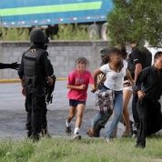 Los mexicanos son víctimas de los grupos criminales y del Estado.