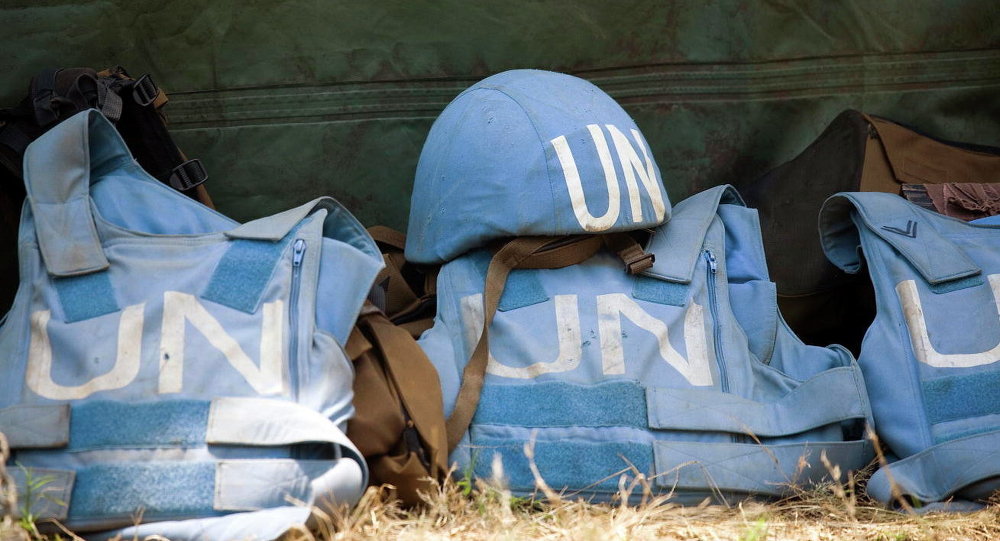El personal militar de las Naciones Unidas sobre el terreno son los Cascos Azules. Son aportados por los ejércitos nacionales de todo el mundo